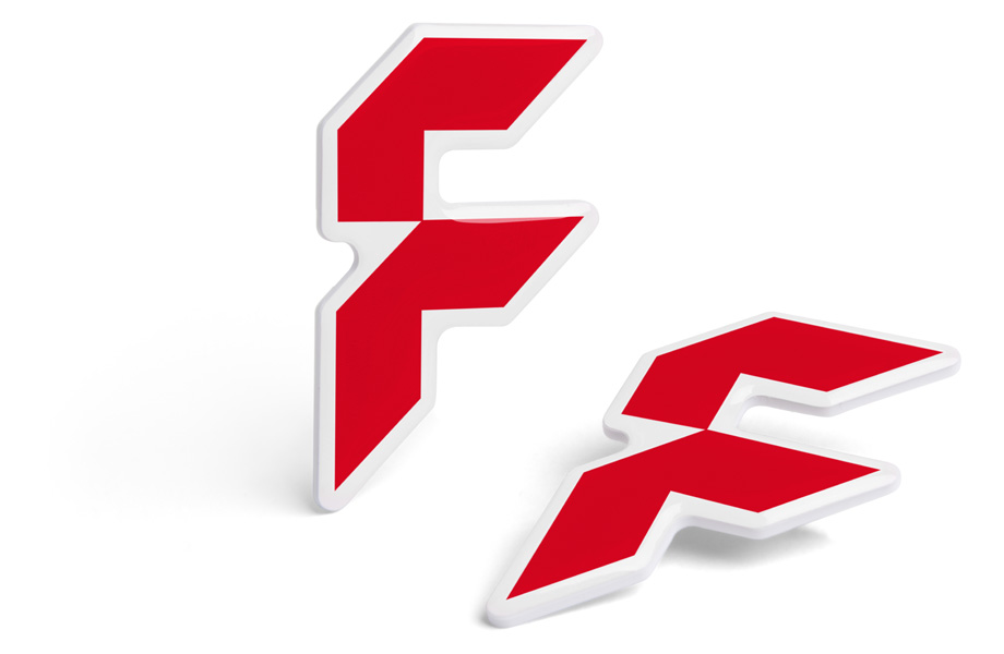 Chapas con doming con corte de contorno