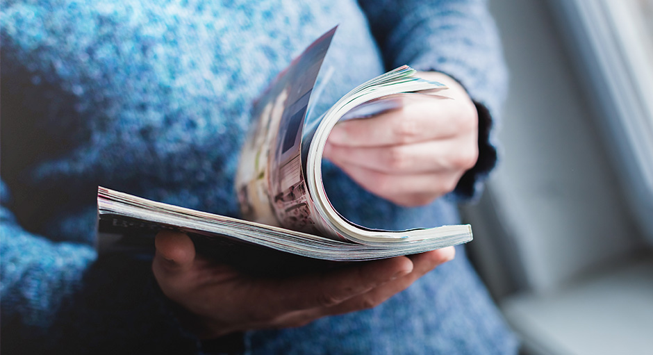 FLYERALARM Blog Titelbild Brosch&uuml;ren erstellen mit FLYERALARM