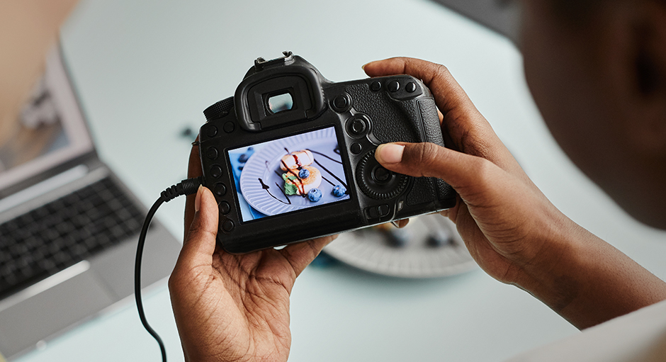 FLYERALARM Blog Titelbild Fotografie Basics: Produktfotos anfertigen