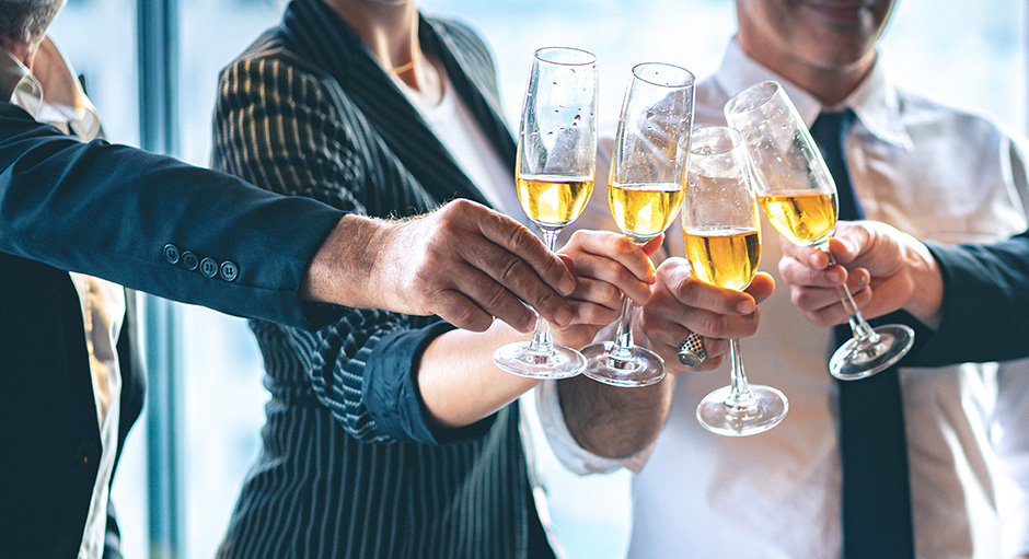 FLYERALARM Blog Titelbild So wird Ihre Firmenfeier ein Erfolg