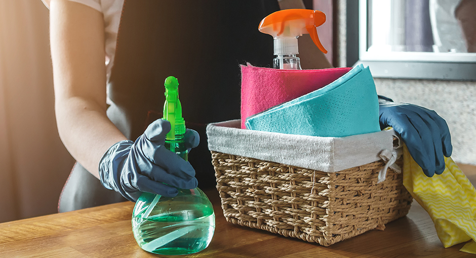 FLYERALARM Blog Titelbild Werbetechnik richtig pflegen