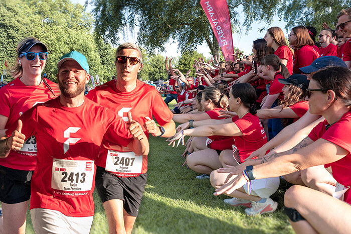 Fa-Hr-Kachelbild-Karrierewebseite-Together-700x466px