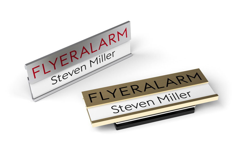 Personaliza placas identificativas de metal con FLYERALARM