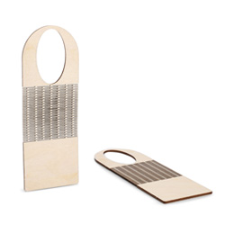 Muster Flaschenanhänger aus Holz